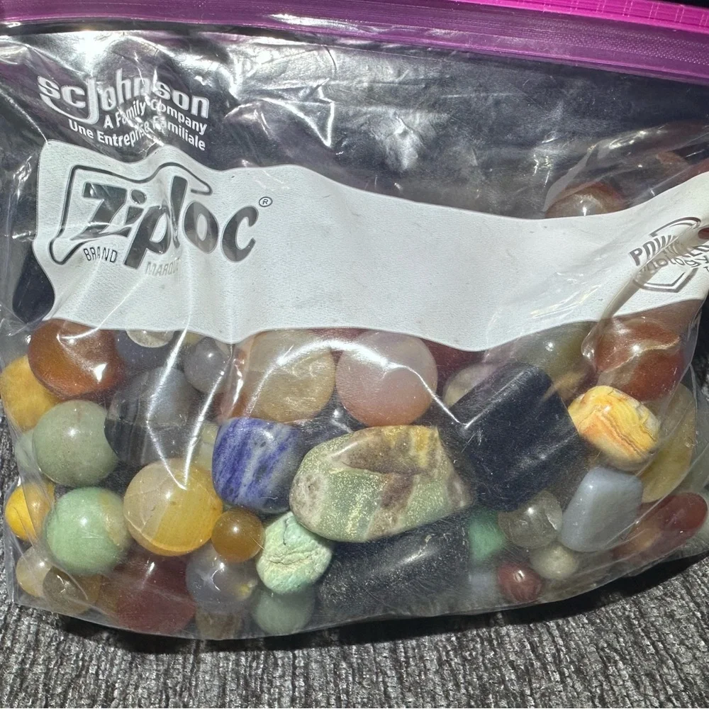 Crystals & Stones - Picture 2 of 7
